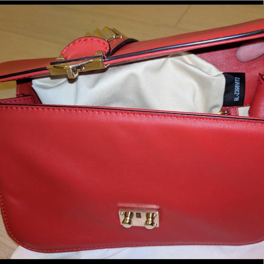 🚫SOLD🚫Valentino Garavani Chain Bag - Medium - Picture 6 of 6